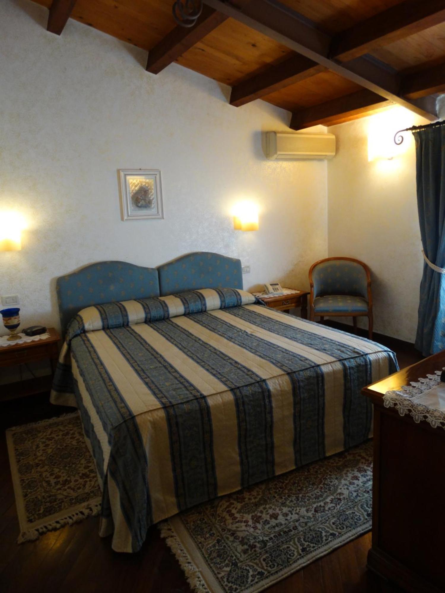 Hotel San Giuseppe Gerace Buitenkant foto